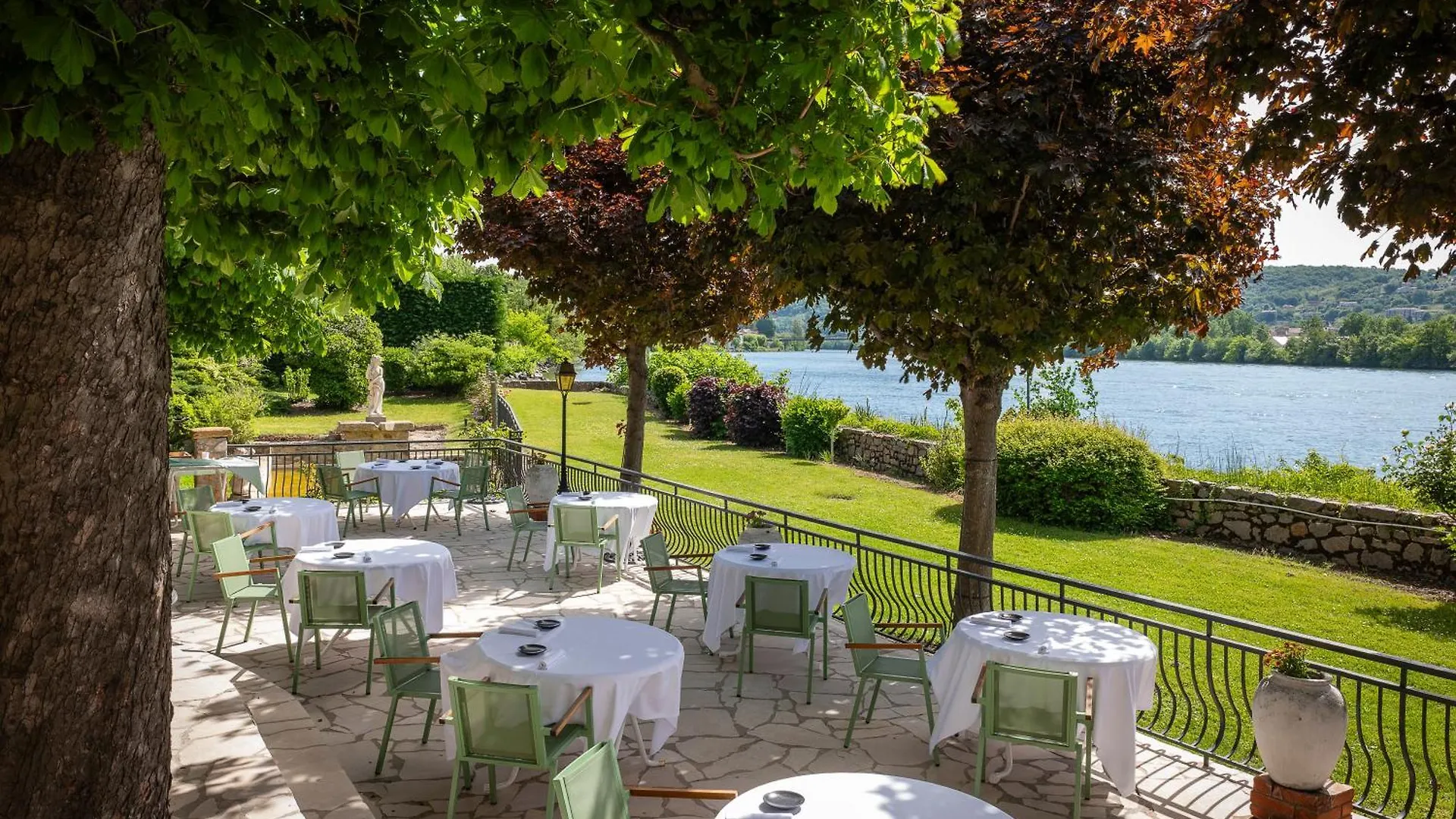 Hôtellerie Beau Rivage Condrieu Hotel