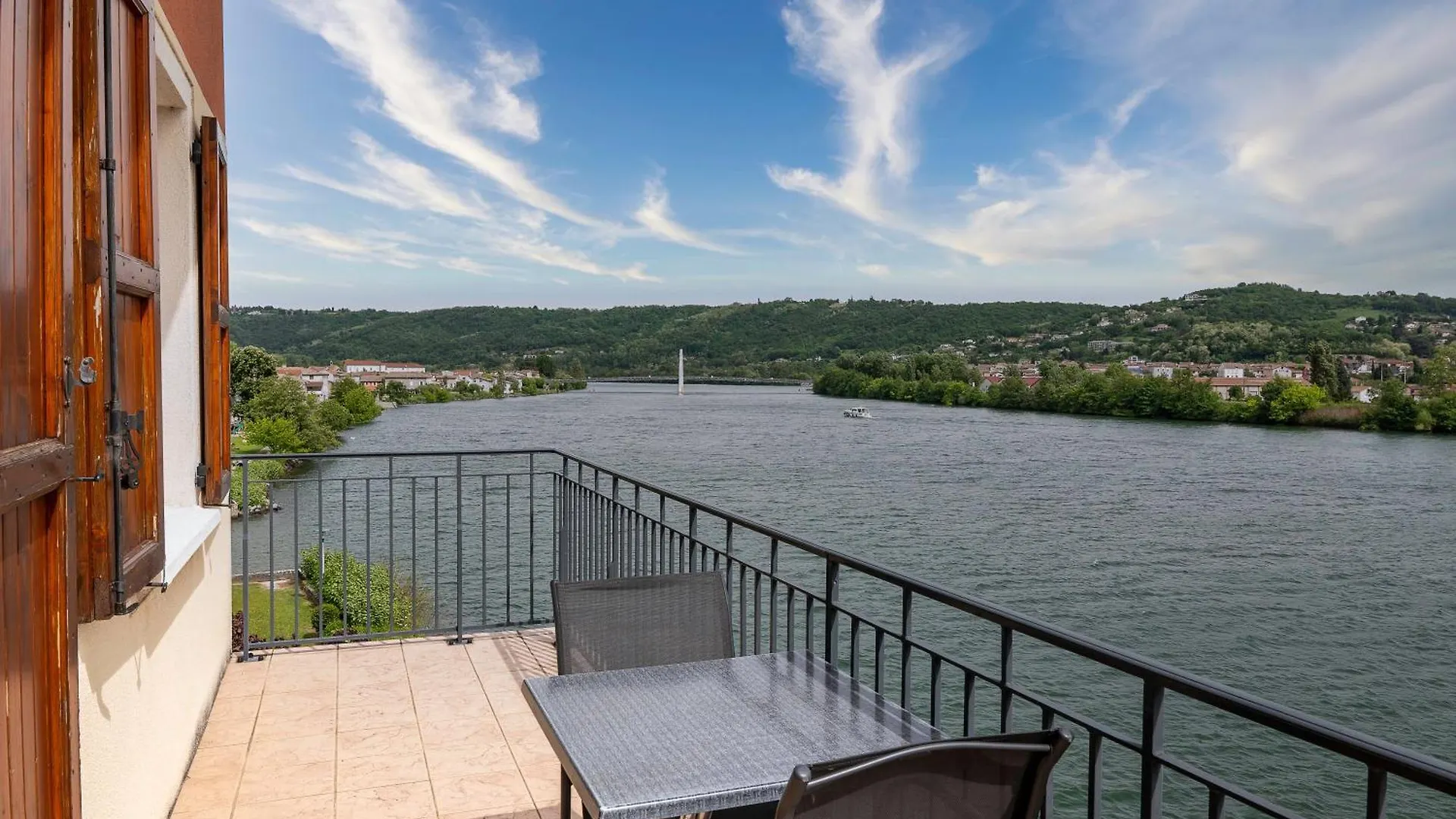 Hotel Beau Rivage Кондриё 4*,
